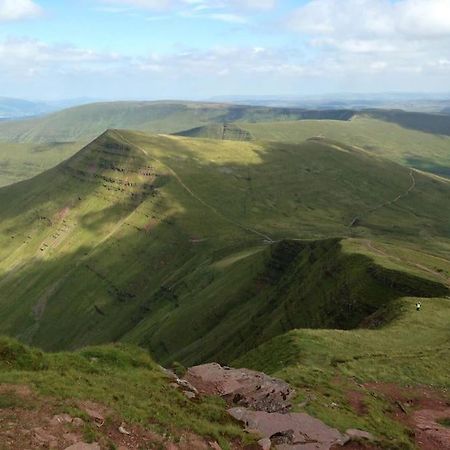 فيلا Mountain Views In The Heart Of Brecon Town المظهر الخارجي الصورة